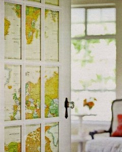 Декор двери географической картой